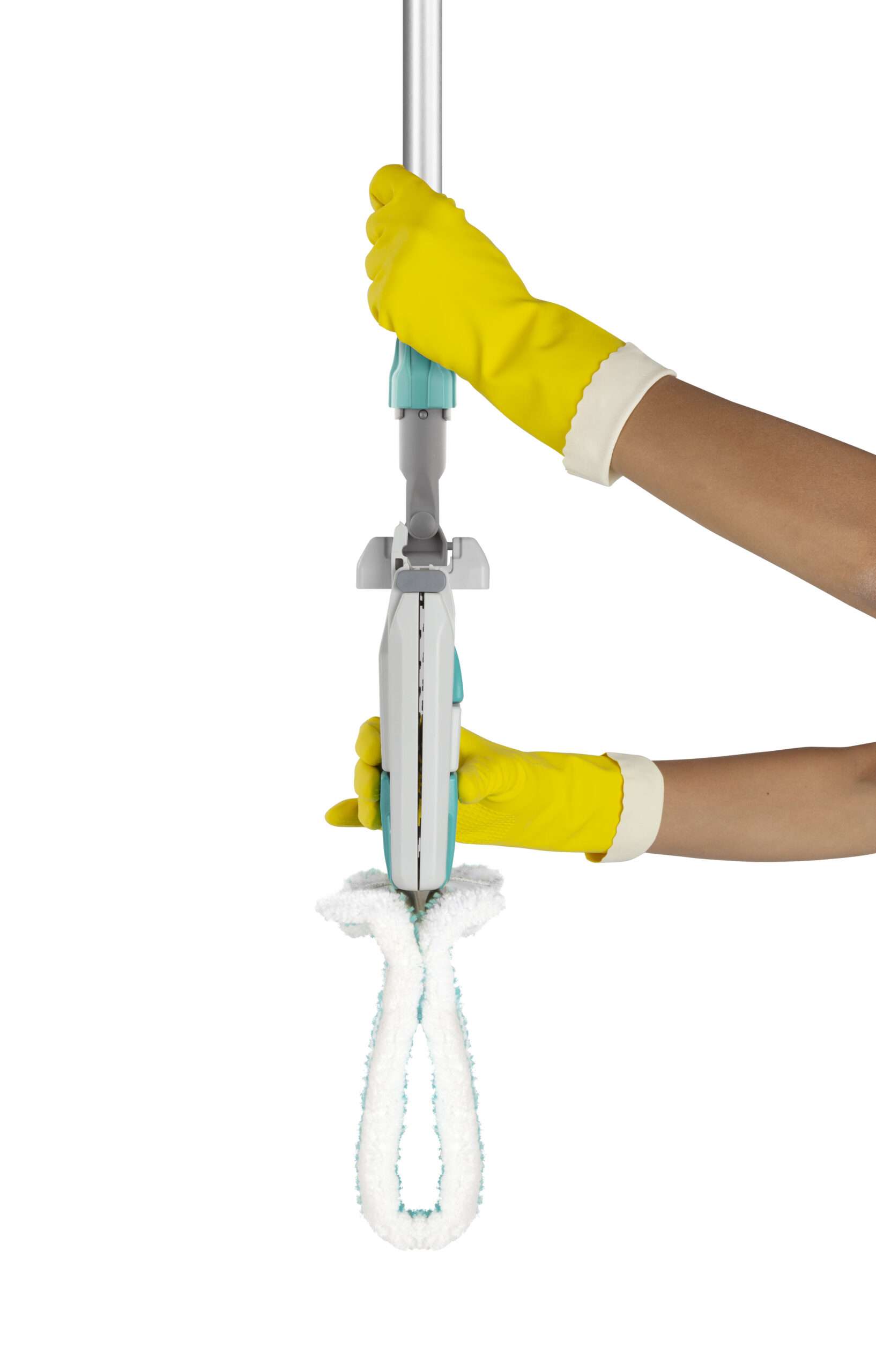 This Aluminium Telescopic Mop Handle is Light and rustproof. Thanks to its non-slip coating, it offers a good grip, even with wet gloves and leans securely against the wall. It can be combined with all TTS floor wiping systems—mop handle diameter 23mm and Length 184cm. TTS® 184cm Aluminium Telescopic Mop Handle with Green Cap x1