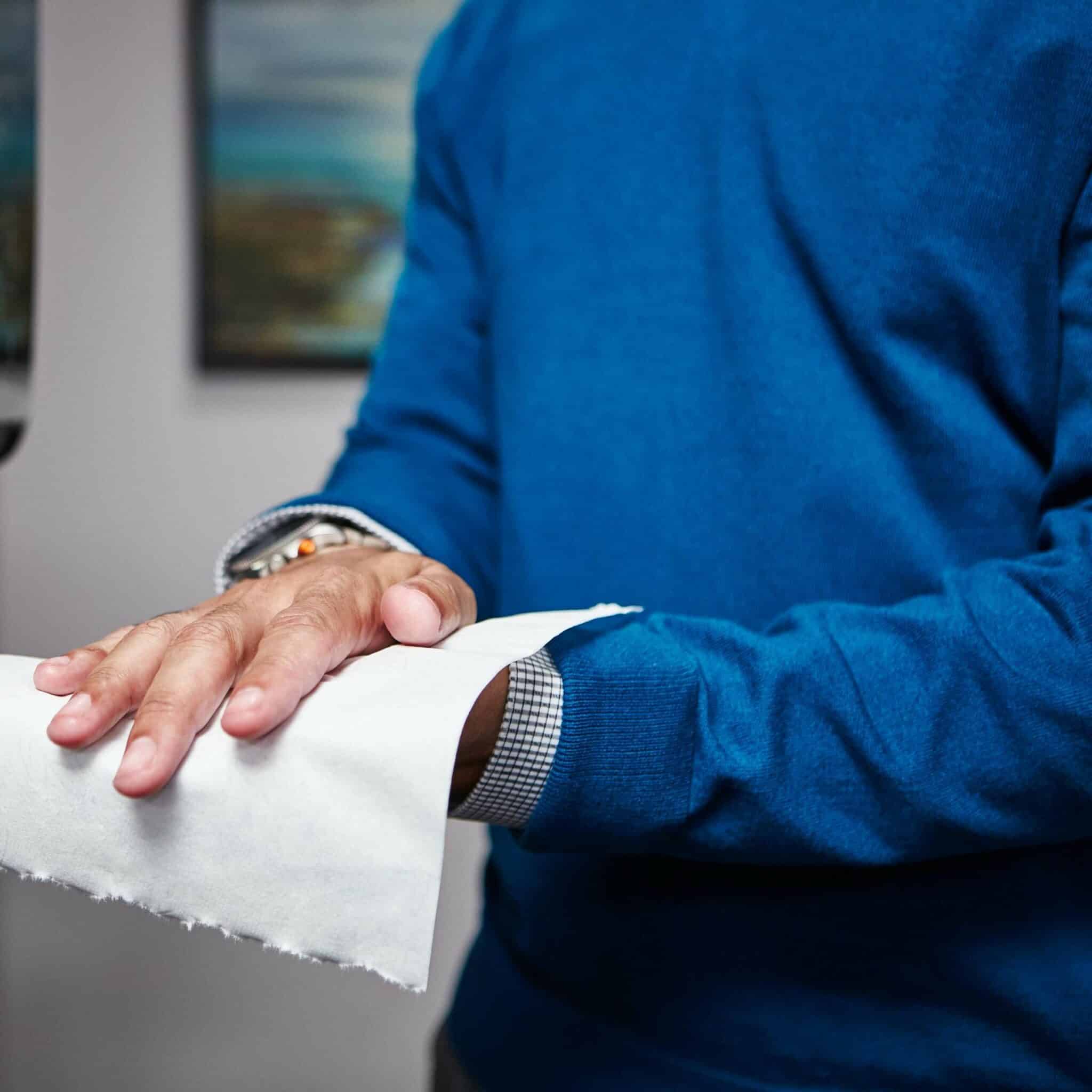 6 rolls, 2 ply. Advanced quality. Roll size L 143m W 24.7cm. Core inner diameter 4.5cm. Compatible with H13 dispensers. Tork Paper Towel Roll Blue H13